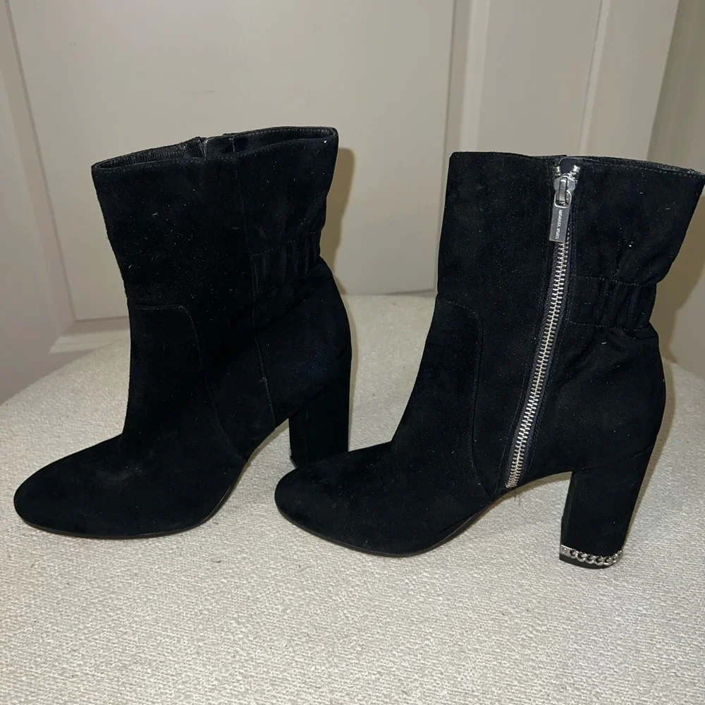 Black Michael kors suede booties - Picture 1 of 6
